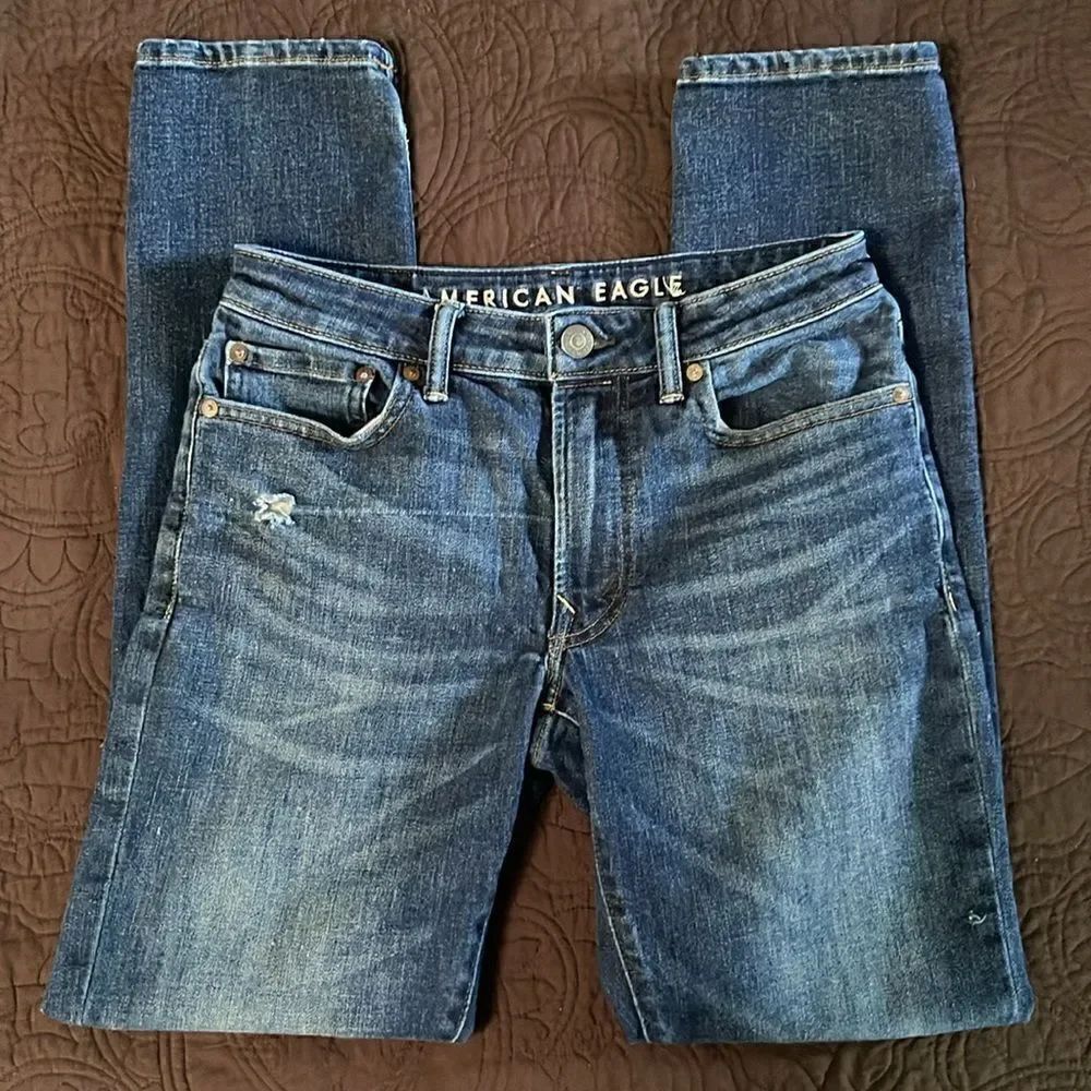 American Eagle blue Jeans. Next level airflex. Size slim. Distressed.